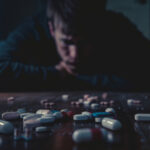 Traços de Personalidade e Maior Exposição ao Uso de Drogas: Entenda os Fatores Psicológicos