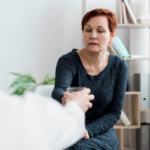 Autossabotagem emocional e dependência: quando o inimigo parece interno